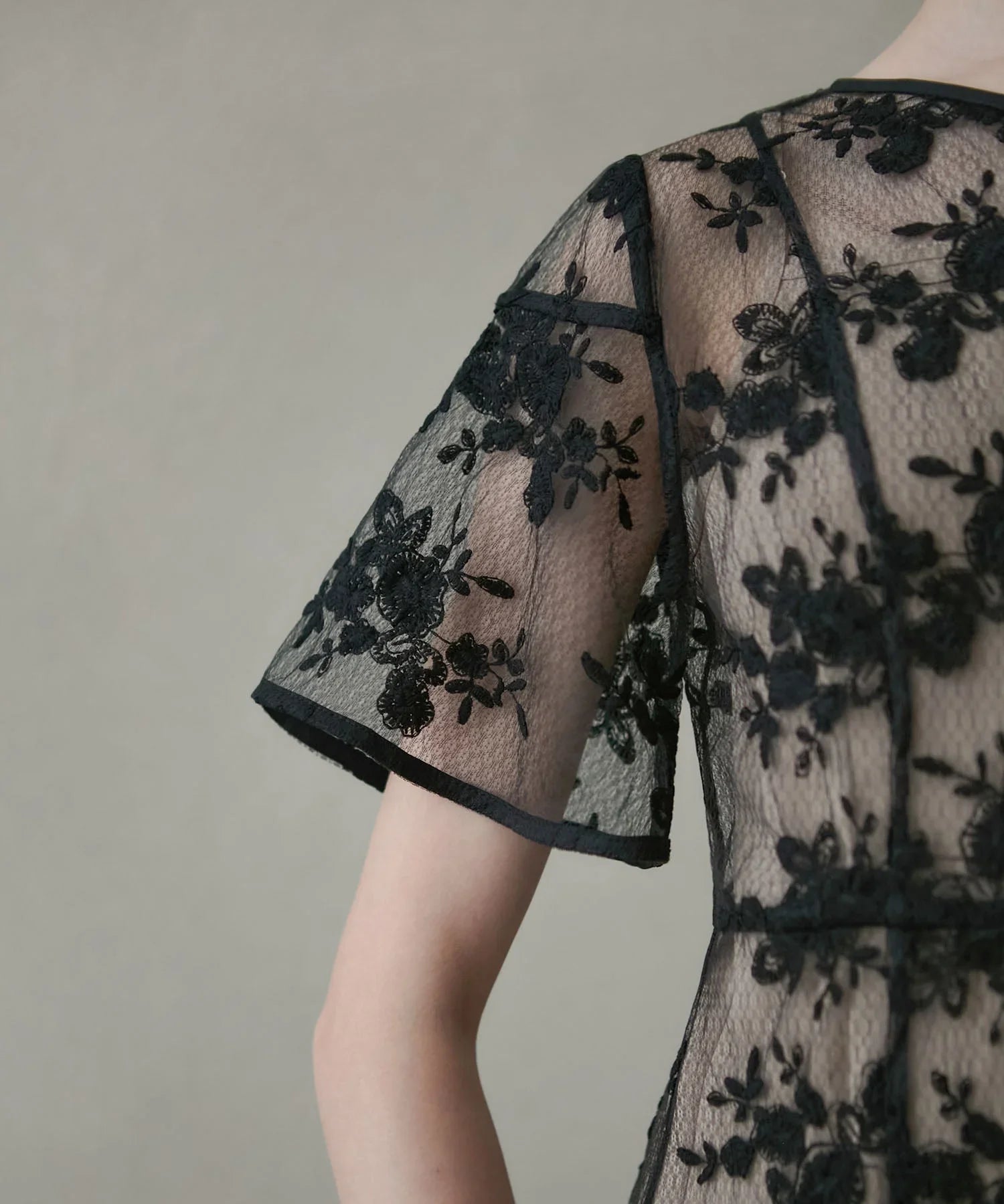 [Same-day shipping] Floral back ribbon dress set-up dress