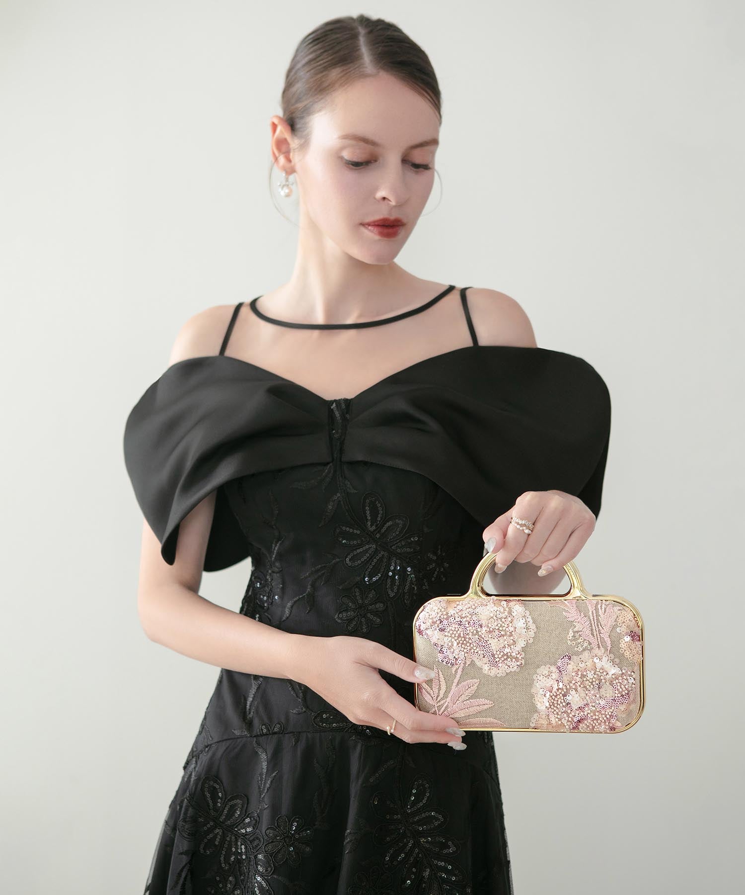 【当日発送】2WAYスパンコールビーズフラワーエンブロイダリーバッグ