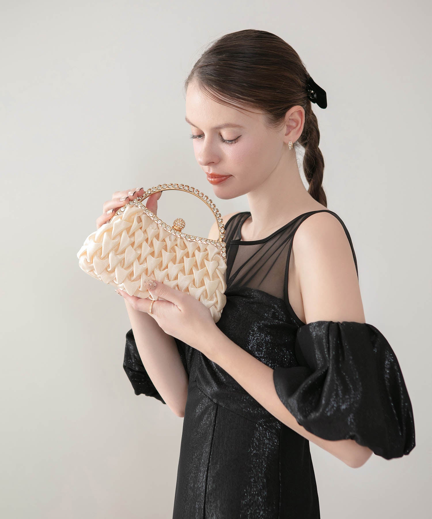 【一部当日発送】ビジューハンドルスモッキングサテン2WAYバッグ