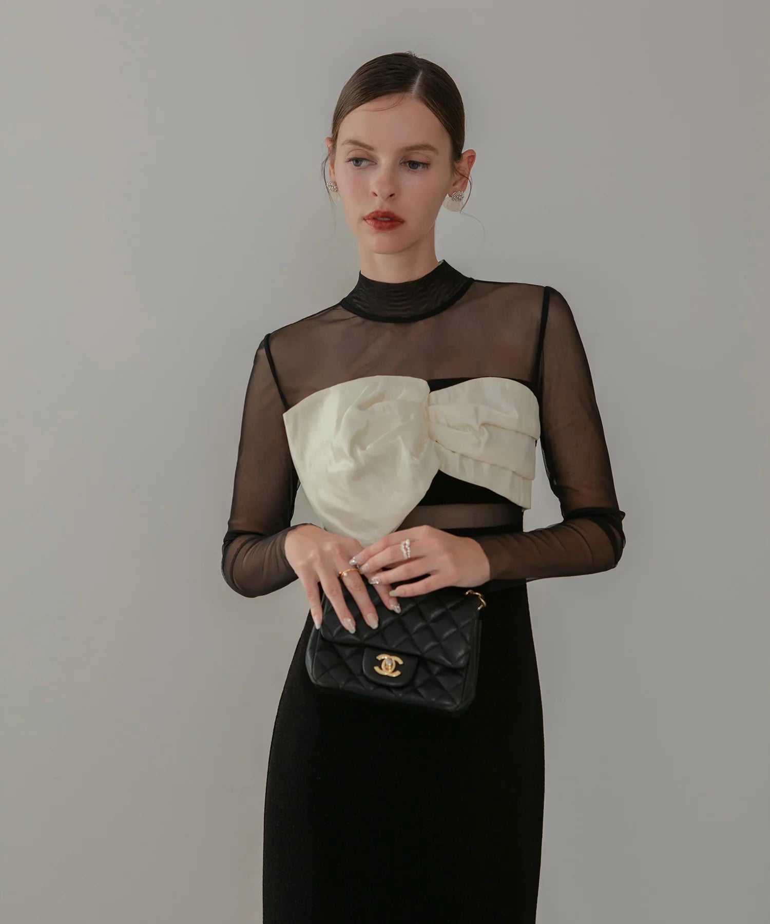 LEJA LUXE】フロントツイストデザインシアースリットIラインドレス