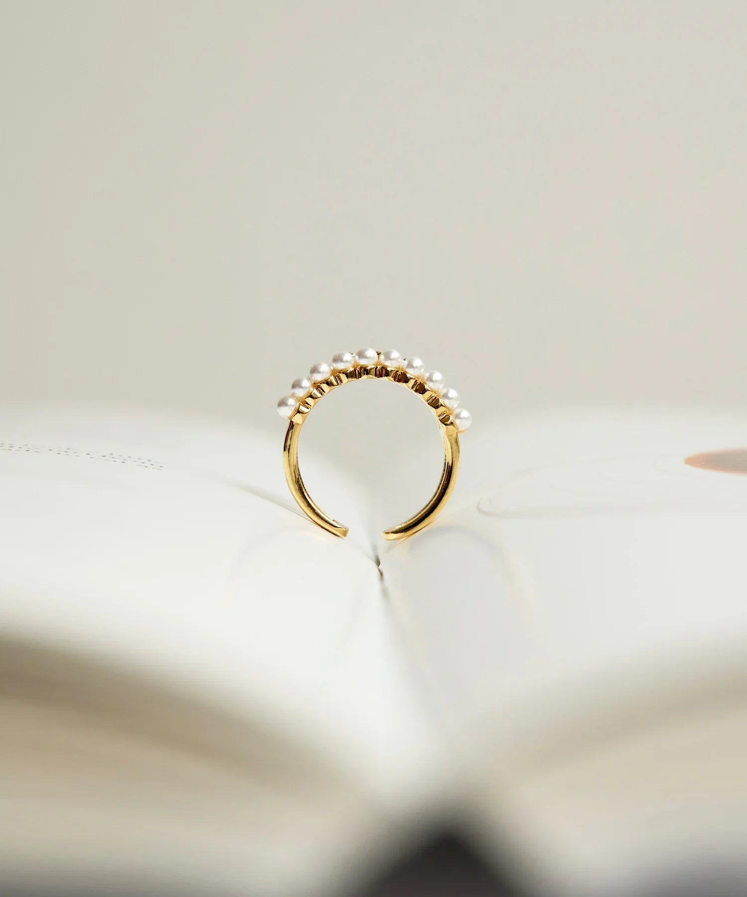 【COMING SOON】パールビジューラインループリング