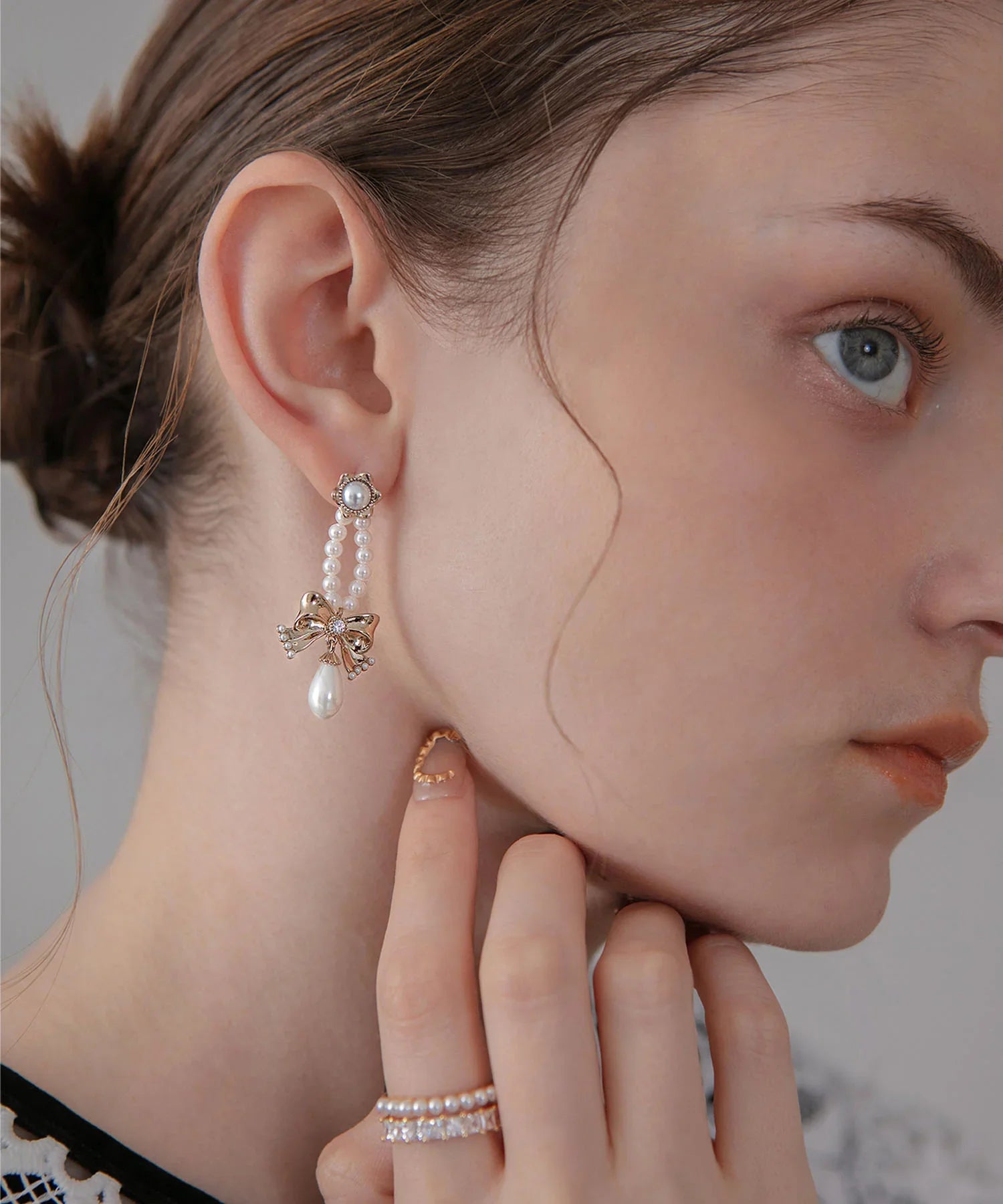 【当日発送】ゴールドリボンモチーフパールピアス