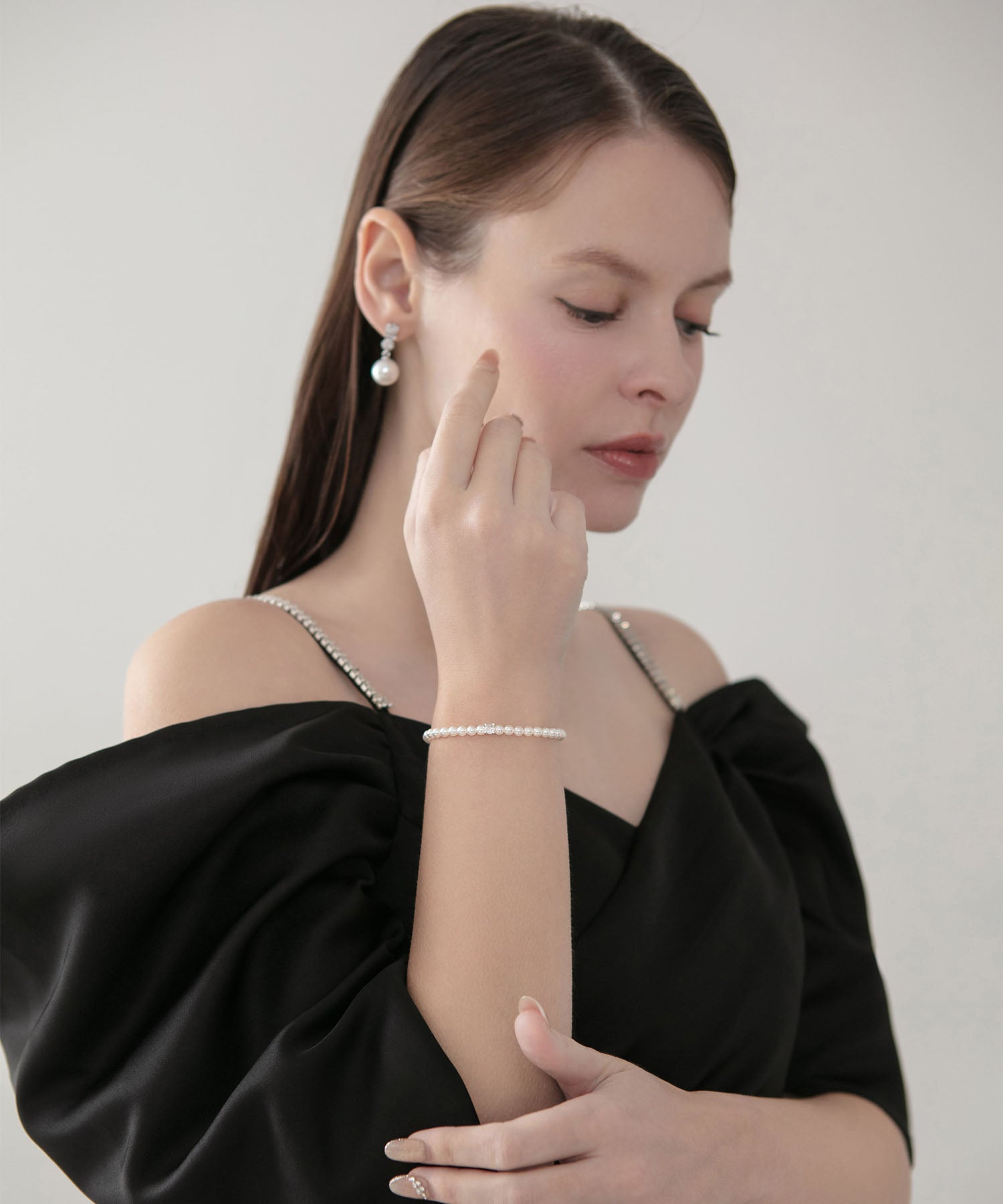 【当日発送】パールラインストーンスリムブレスレット