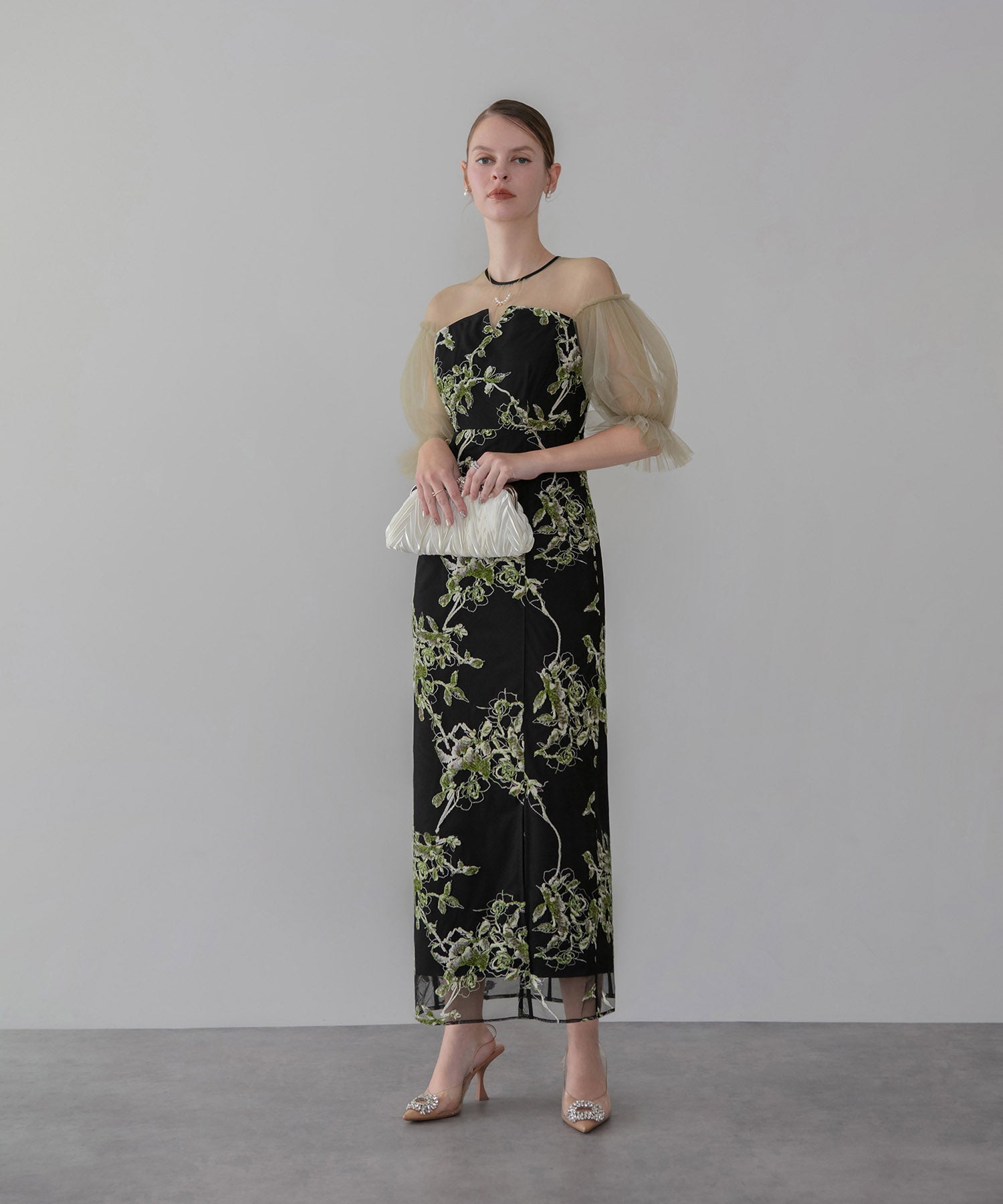 【COMING SOON】フラワーリリーフマテリアルボリュームスリーブIラインワンピースドレス