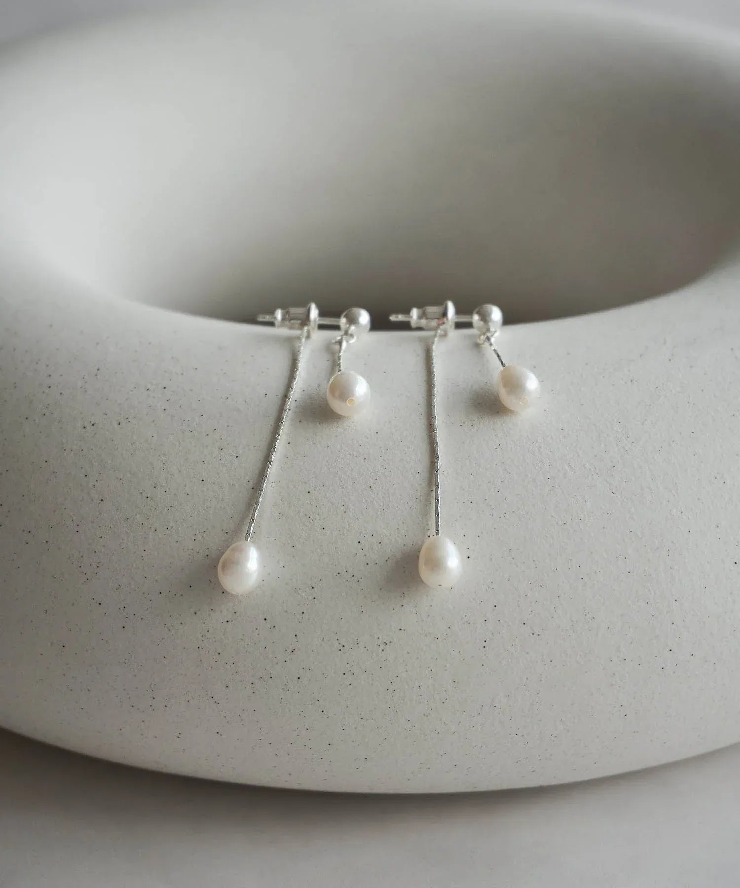 SOLD OUT】ダブルロングチェーンスレンダードロップパールピアス