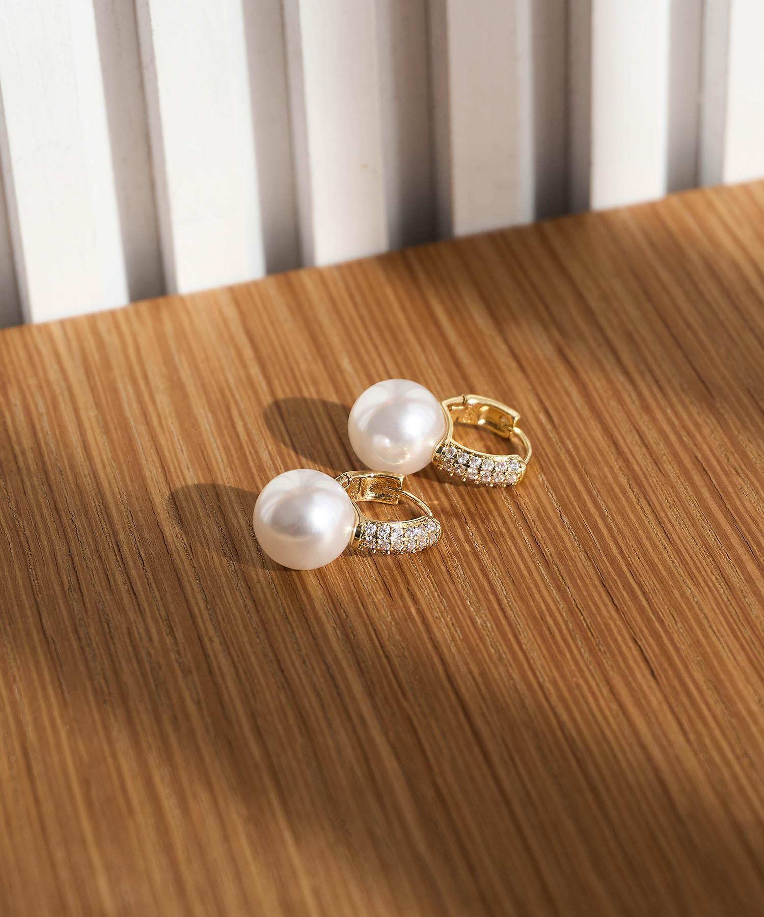 【当日発送】ゴールドビジューパールピアス