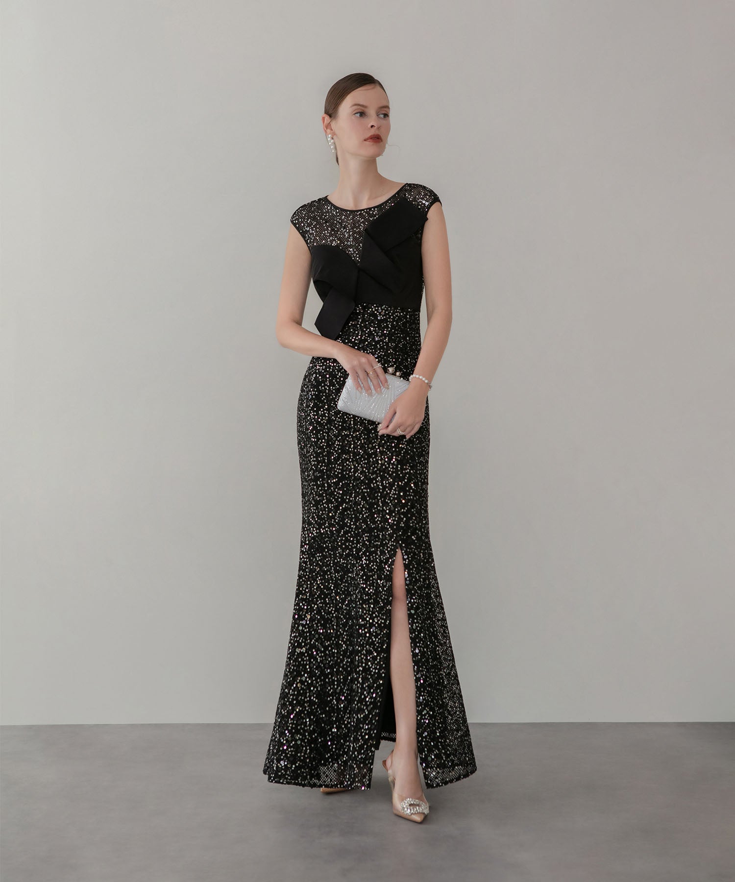 【LEJA LUXE】アシンメトリーツイストデザインスパンコールドレス