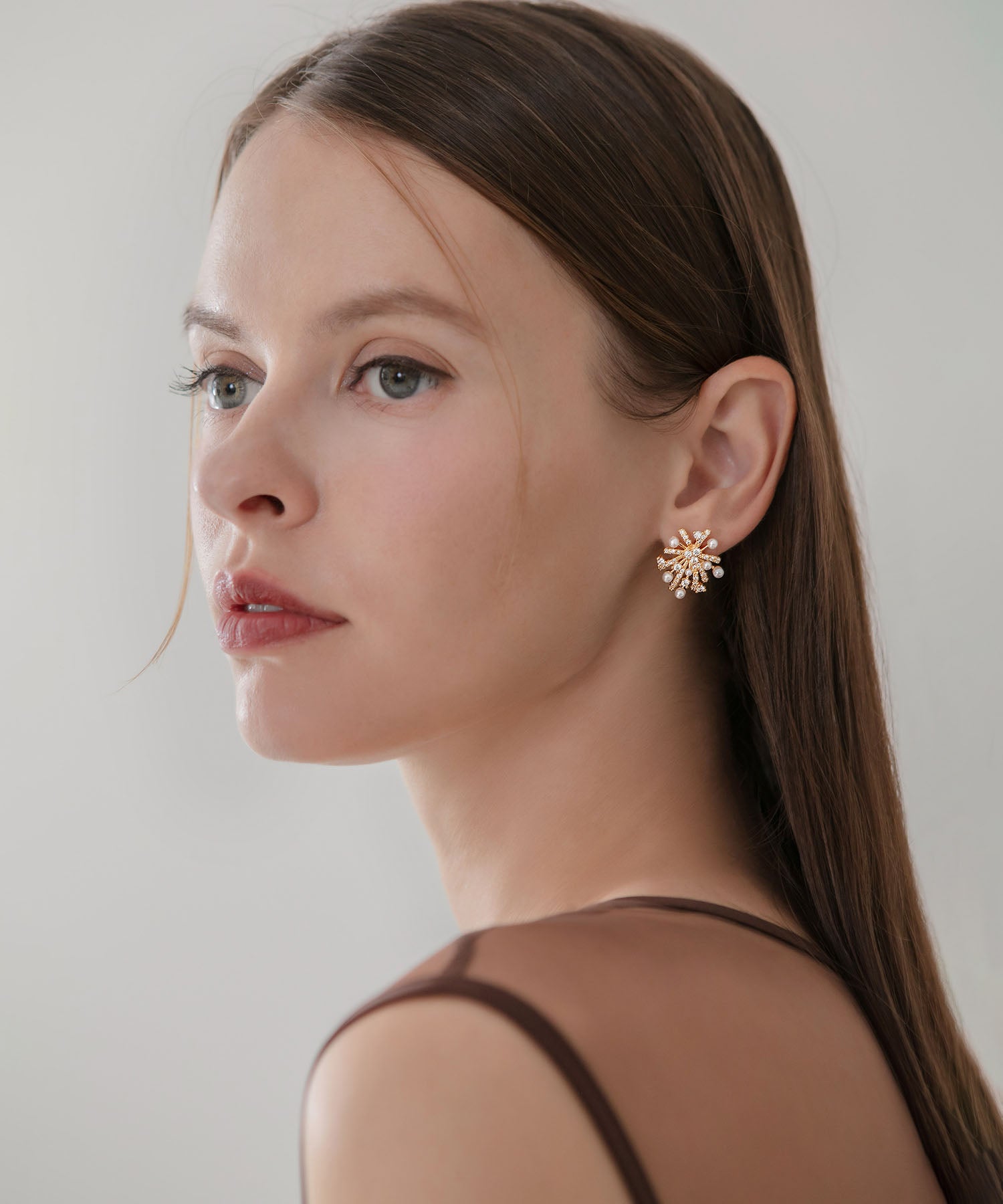 【当日発送】スノーフラワーパールビジューデザインピアス