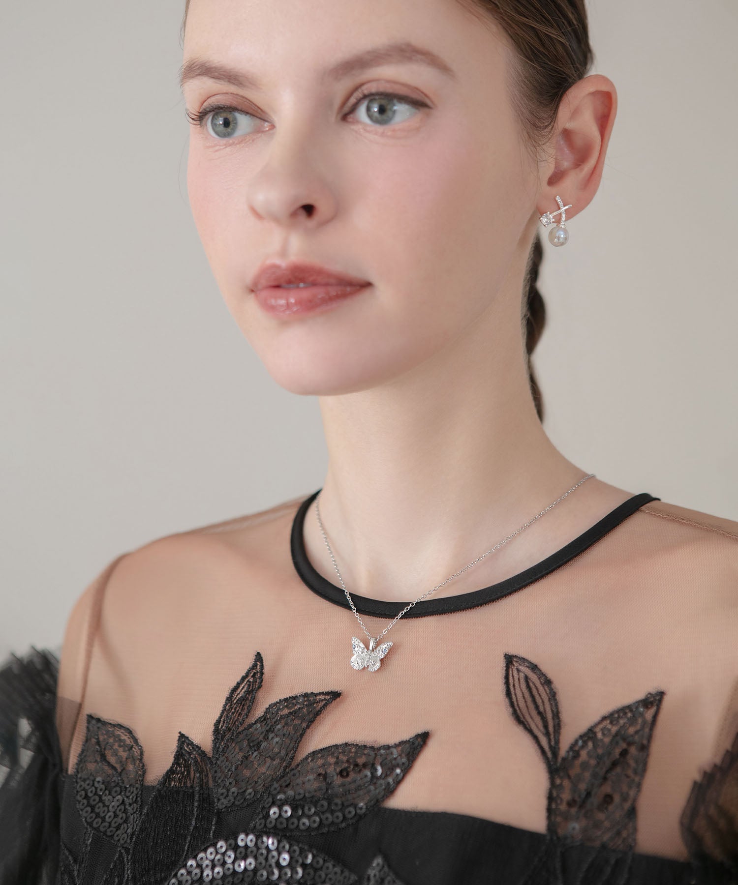 【当日発送】バタフライストーンネックレス