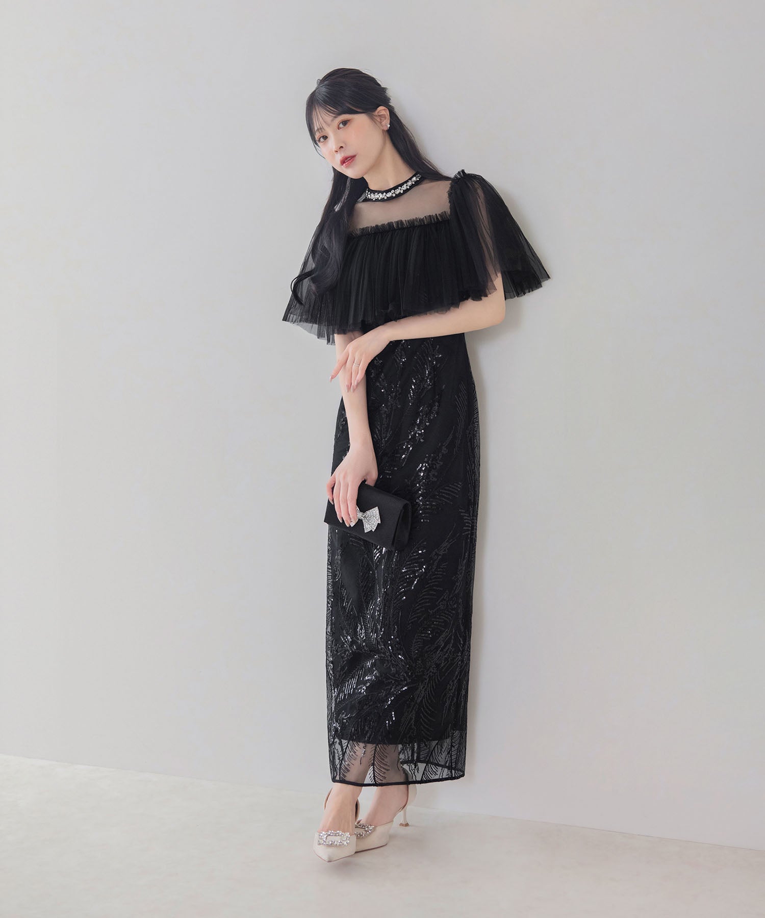 【COMING SOON】ビジューネックチュールスパンコールリーフIラインワンピースドレス