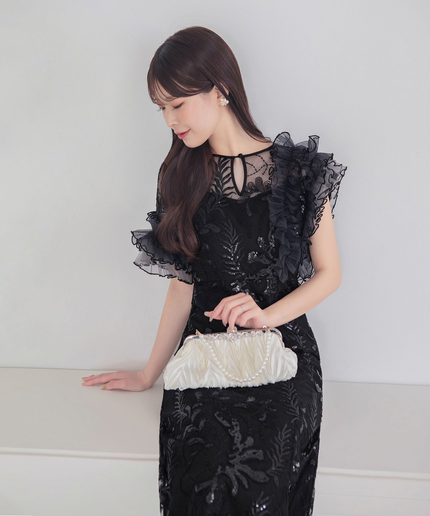 【COMING SOON】アシンメトリーチュールフリルスパンコールIラインワンピースドレス