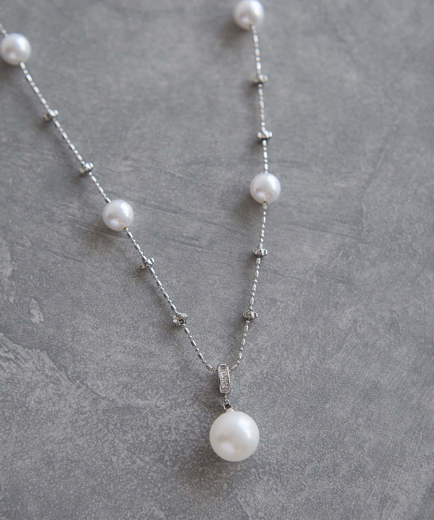 【COMING SOON】ストーンビジューチャームステーションパールネックレス