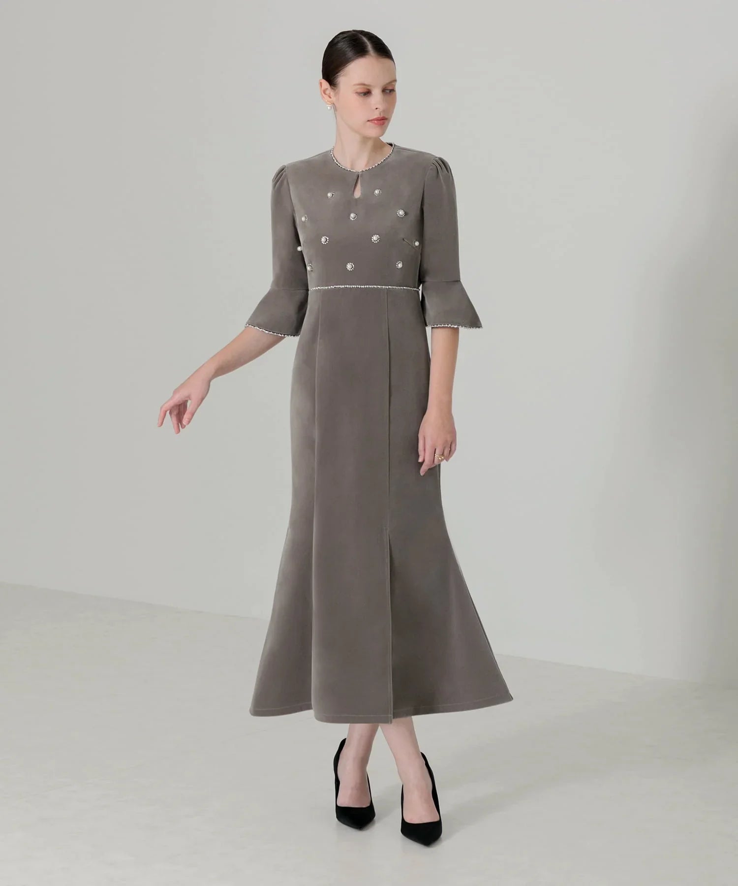 [SOLD OUT] Vintage pearl bejeweled velvet mermaid dress