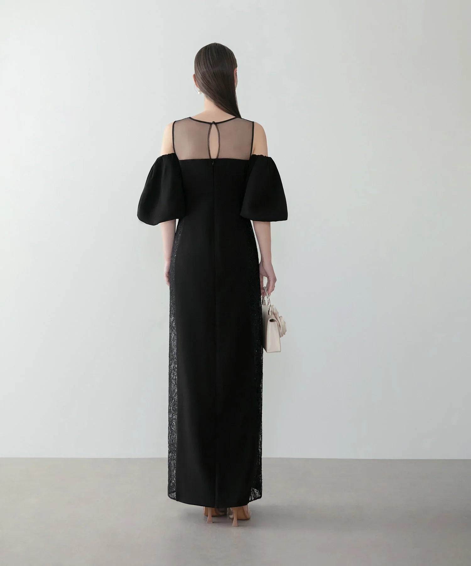 LEJA LUXE】サイドレースシアーデコルテパフスリーブスリットドレス
