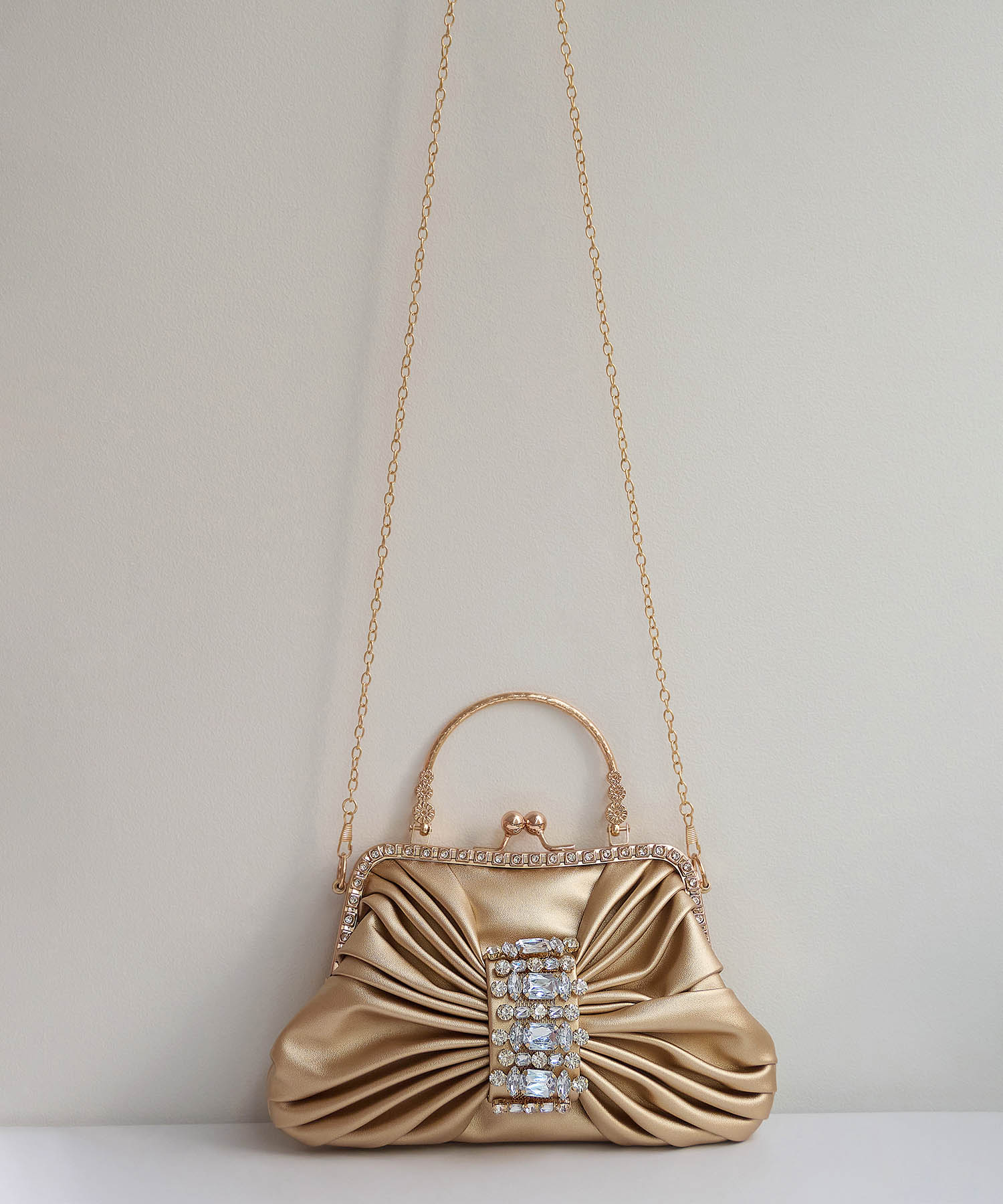 【当日発送】2WAYビジューバックル シャーリングハンドバッグ