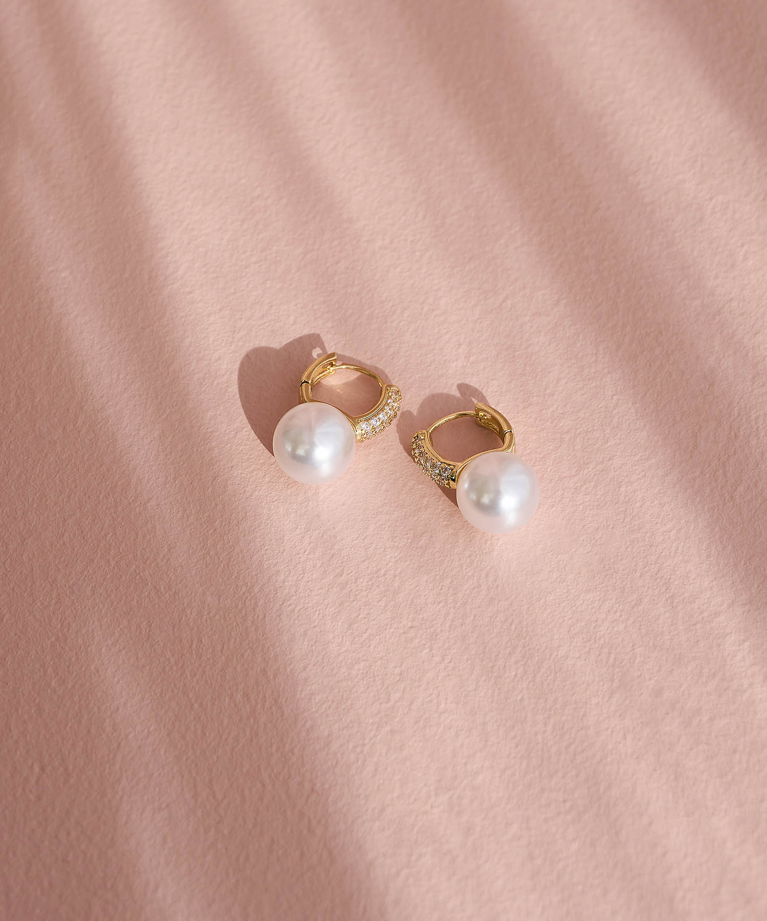 【当日発送】ゴールドビジューパールピアス