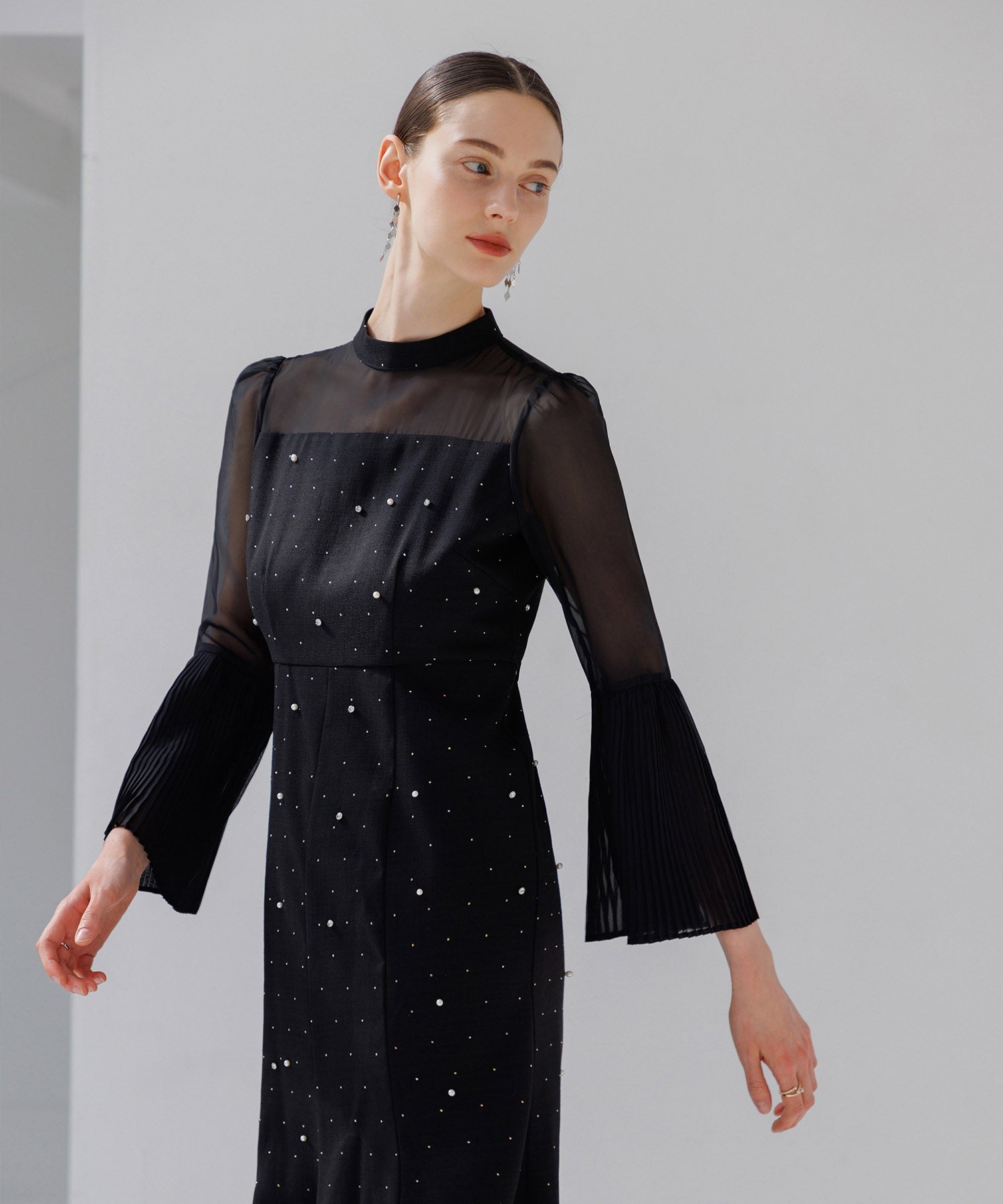 【新品✨定価20,499円】レジャ プリーツフレアスリーブビーズマーメイドワンピ セール】【LEJA】パールビジュー付き透け感プリーツフレア